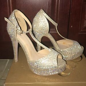 Stunning Sparkly Princess Heels 😍
